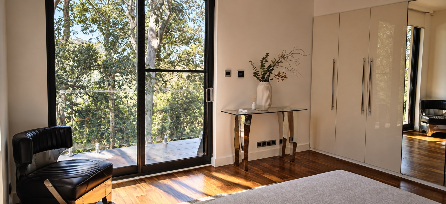 Private bedroom within the guest retreat